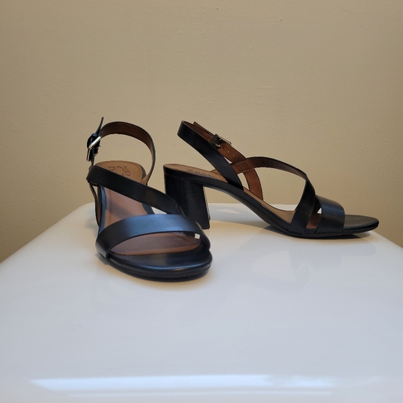 Naturalizer Block Heel Sandal - Picture 8 of 9